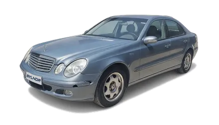 مرسيدس E200 2004